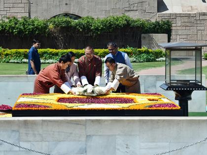 Bhutan PM pays tributes to Mahatma Gandhi at Rajghat | Bhutan PM pays tributes to Mahatma Gandhi at Rajghat Bhutan PM pays tributes to Mahatma Gandhi at Rajghat | Bhutan PM pays tributes to Mahatma Gandhi at Rajghat