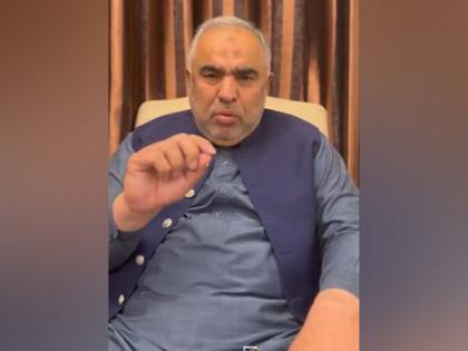 Imran Khan's party to merge with Sunni Ittehad Council if Pak poll body returns election symbol, says former Speaker | Imran Khan's party to merge with Sunni Ittehad Council if Pak poll body returns election symbol, says former Speaker Imran Khan's party to merge with Sunni Ittehad Council if Pak poll body returns election symbol, says former Speaker | Imran Khan's party to merge with Sunni Ittehad Council if Pak poll body returns election symbol, says former Speaker
