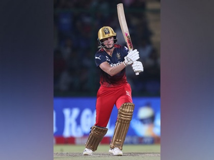 WPL Eliminator: Perry's fighting fifty takes RCB to 135/6 against MI | WPL Eliminator: Perry's fighting fifty takes RCB to 135/6 against MI