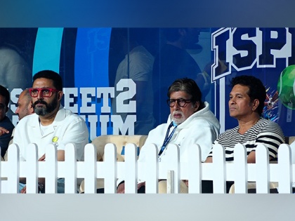 ISPL: Amitabh Bachchan spotted cheering for his team Majhi Mumbai in full josh | ISPL: Amitabh Bachchan spotted cheering for his team Majhi Mumbai in full josh