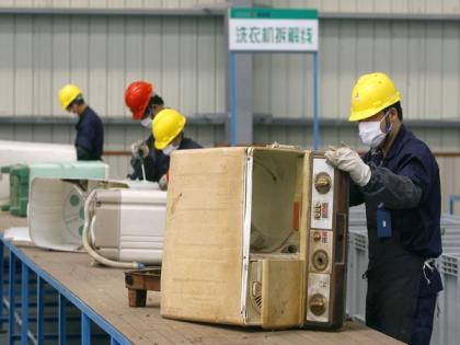 Number of Chinese workers across Africa drops to lowest level | Number of Chinese workers across Africa drops to lowest level Number of Chinese workers across Africa drops to lowest level | Number of Chinese workers across Africa drops to lowest level