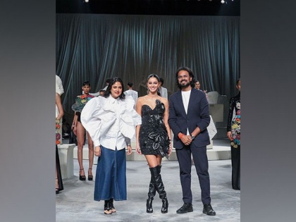 Lakme Fashion Week: Ananya Panday makes heads turn in Rahul Mishra's ensemble | Lakme Fashion Week: Ananya Panday makes heads turn in Rahul Mishra's ensemble