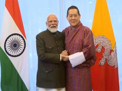 PM Modi holds talks with former Bhutan King Jigme Singye Wangchuck | PM Modi holds talks with former Bhutan King Jigme Singye Wangchuck