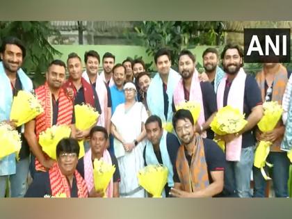 Jisshu Sengupta meets CM Mamata Banerjee days after winning Celebrity Cricket League | Jisshu Sengupta meets CM Mamata Banerjee days after winning Celebrity Cricket League