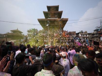 Nepal: Kathmandu soaks in colours of Holi celebration | Nepal: Kathmandu soaks in colours of Holi celebration