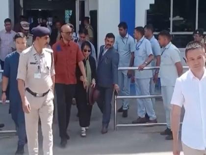 Singapore President Tharman Shanmugaratnam arrives in Rajasthan's Jodhpur | Singapore President Tharman Shanmugaratnam arrives in Rajasthan's Jodhpur Singapore President Tharman Shanmugaratnam arrives in Rajasthan's Jodhpur | Singapore President Tharman Shanmugaratnam arrives in Rajasthan's Jodhpur