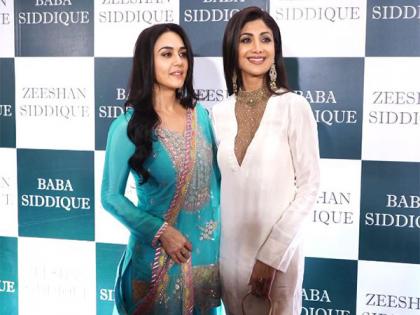 Preity Zinta, Shilpa Shetty add glamour to Baba Siddique's Iftar bash | Preity Zinta, Shilpa Shetty add glamour to Baba Siddique's Iftar bash