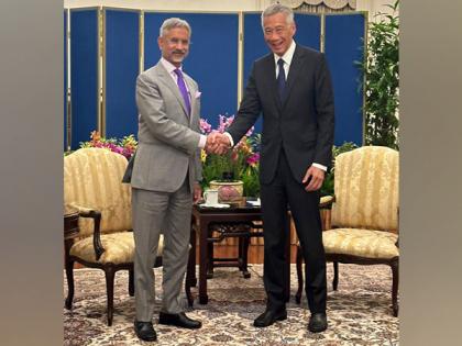 Jaishankar calls on Singapore PM Lee Hsien Loong, values his perspective on current state of world | Jaishankar calls on Singapore PM Lee Hsien Loong, values his perspective on current state of world