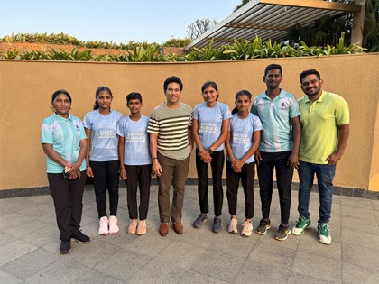 Sachin Tendulkar shares his inspirational story with young athletes from Mann Deshi Champions programme | Sachin Tendulkar shares his inspirational story with young athletes from Mann Deshi Champions programme