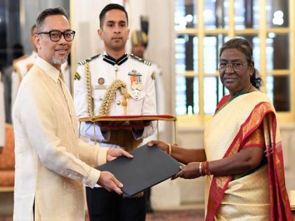 Envoys of five nations present credentials to President of India | Envoys of five nations present credentials to President of India Envoys of five nations present credentials to President of India | Envoys of five nations present credentials to President of India