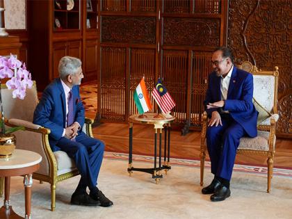 EAM Jaishankar calls on Malaysian PM, appreciates his vision for India-Malaysia ties | EAM Jaishankar calls on Malaysian PM, appreciates his vision for India-Malaysia ties EAM Jaishankar calls on Malaysian PM, appreciates his vision for India-Malaysia ties | EAM Jaishankar calls on Malaysian PM, appreciates his vision for India-Malaysia ties