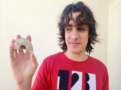 Student discovers Roman-era lamp during school trip | Student discovers Roman-era lamp during school trip Student discovers Roman-era lamp during school trip | Student discovers Roman-era lamp during school trip