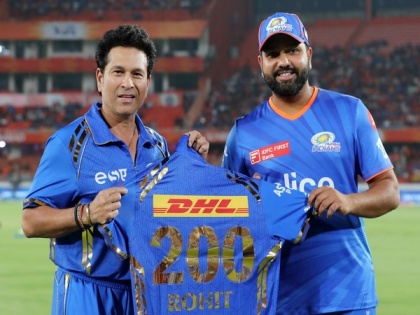 Tendulkar presents special jersey to Rohit ahead of his 200th IPL match as MI player | Tendulkar presents special jersey to Rohit ahead of his 200th IPL match as MI player