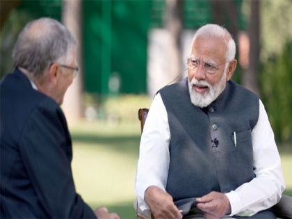 PM Modi wears ethnic jacket made from recycled material during interaction with Bill Gates, says "reuse inherent in our nature" | PM Modi wears ethnic jacket made from recycled material during interaction with Bill Gates, says "reuse inherent in our nature"