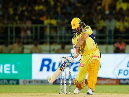"Beautiful, wasn't it..": CSK coach Fleming describes Dhoni's masterclass with bat against DC | "Beautiful, wasn't it..": CSK coach Fleming describes Dhoni's masterclass with bat against DC