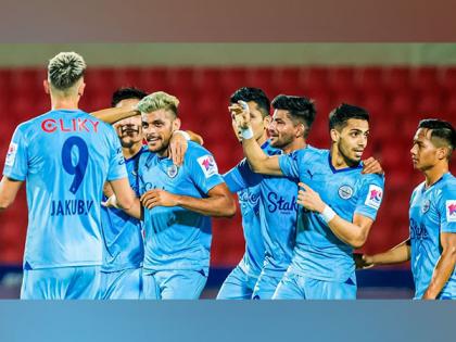 ISL 2023-24: Mumbai City FC strengthen position at top with 3-0 win over Hyderabad FC | ISL 2023-24: Mumbai City FC strengthen position at top with 3-0 win over Hyderabad FC
