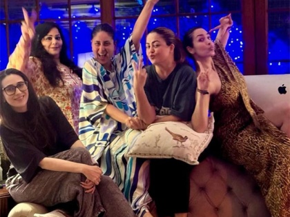Kareena, Karisma Kapoor Enjoy Fun-Filled Night Out With Girl Gang (See Pics) | Kareena, Karisma Kapoor Enjoy Fun-Filled Night Out With Girl Gang (See Pics)