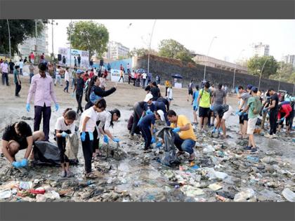Sugee Group's 'Samudra Manthan' Beach Clean-up Drive Sees an Overwhelming Response from Mumbaikars and Environment Enthusiasts | Sugee Group's 'Samudra Manthan' Beach Clean-up Drive Sees an Overwhelming Response from Mumbaikars and Environment Enthusiasts