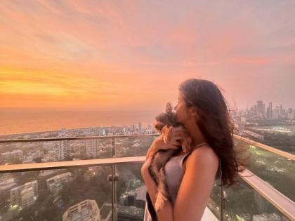 Shanaya Kapoor enjoys sunset with her 'pabloooo' | Shanaya Kapoor enjoys sunset with her 'pabloooo' Shanaya Kapoor enjoys sunset with her 'pabloooo' | Shanaya Kapoor enjoys sunset with her 'pabloooo'