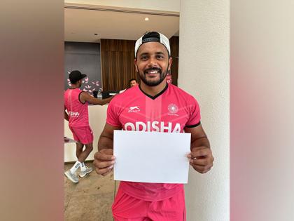 Indian hockey captains call for global peace and harmony | Indian hockey captains call for global peace and harmony Indian hockey captains call for global peace and harmony | Indian hockey captains call for global peace and harmony