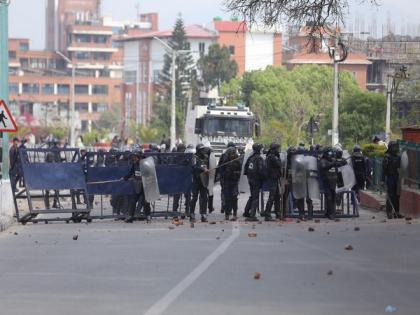 Clash erupts between protestors and police in Kathmandu, 6 injured and 4 arrested | Clash erupts between protestors and police in Kathmandu, 6 injured and 4 arrested Clash erupts between protestors and police in Kathmandu, 6 injured and 4 arrested | Clash erupts between protestors and police in Kathmandu, 6 injured and 4 arrested