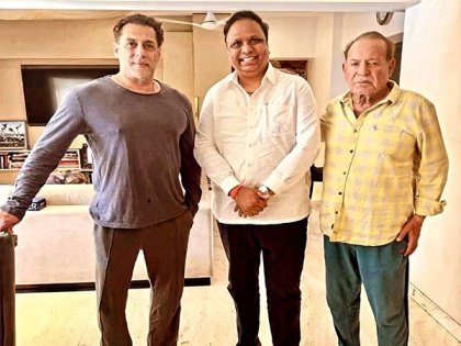 Salman Khan and his father Salim Khan enjoy lunch with politician Ashish Shelar | Salman Khan and his father Salim Khan enjoy lunch with politician Ashish Shelar