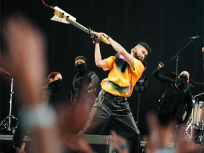 AP Dhillon receives backlash for breaking guitar during his performance at Coachella | AP Dhillon receives backlash for breaking guitar during his performance at Coachella