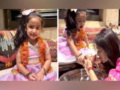 On Ashtami, Shilpa Shetty showers love on her "own devi" Samisha | On Ashtami, Shilpa Shetty showers love on her "own devi" Samisha On Ashtami, Shilpa Shetty showers love on her "own devi" Samisha | On Ashtami, Shilpa Shetty showers love on her "own devi" Samisha
