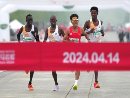 Chinese runner's victory in Beijing Half Marathon sparks probe | Chinese runner's victory in Beijing Half Marathon sparks probe