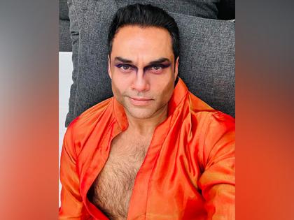 Abhay Deol gets face painted for his upcoming 'Bun Tikki', says "this is getting out of hand" | Abhay Deol gets face painted for his upcoming 'Bun Tikki', says "this is getting out of hand"