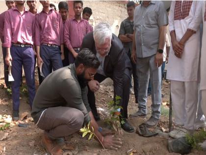 Delhi: Ambassador of Israel to India joins plantation drive on World Earth Day | Delhi: Ambassador of Israel to India joins plantation drive on World Earth Day