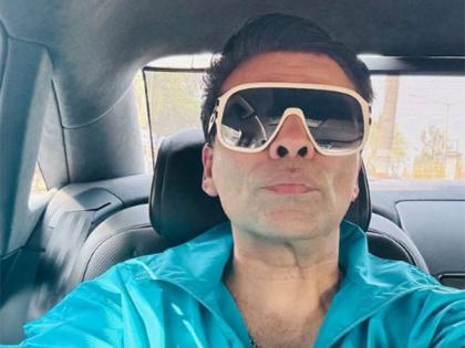 Karan Johar flaunts signature pout in latest selfie | Karan Johar flaunts signature pout in latest selfie Karan Johar flaunts signature pout in latest selfie | Karan Johar flaunts signature pout in latest selfie