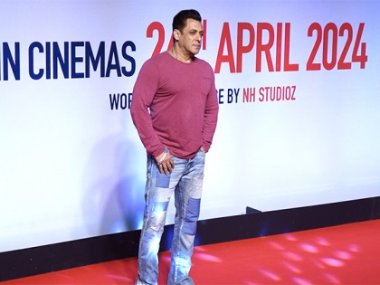 Salman attends Aayush Sharma's 'Ruslaan' screening | Salman attends Aayush Sharma's 'Ruslaan' screening