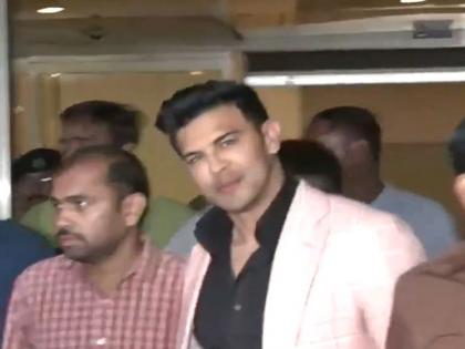 Actor Sahil Khan, held in Mahadev Betting app case, brought to Mumbai from Chhattisgarh | Actor Sahil Khan, held in Mahadev Betting app case, brought to Mumbai from Chhattisgarh