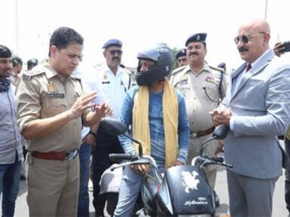 SBI Life Insurance & Lucknow Traffic Police highlight the importance of 'protection' by hosting a public awareness drive in Lucknow city | SBI Life Insurance & Lucknow Traffic Police highlight the importance of 'protection' by hosting a public awareness drive in Lucknow city