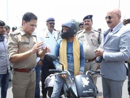 SBI Life Insurance & Lucknow Traffic Police highlight the importance of 'protection' by hosting a public awareness drive in Lucknow city | SBI Life Insurance & Lucknow Traffic Police highlight the importance of 'protection' by hosting a public awareness drive in Lucknow city SBI Life Insurance & Lucknow Traffic Police highlight the importance of 'protection' by hosting a public awareness drive in Lucknow city | SBI Life Insurance & Lucknow Traffic Police highlight the importance of 'protection' by hosting a public awareness drive in Lucknow city