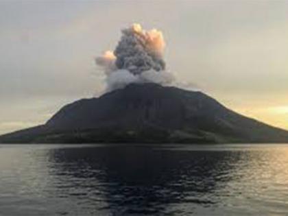 Mount Ruang volcano erupts in Indonesia again, prompts closure of international airport | Mount Ruang volcano erupts in Indonesia again, prompts closure of international airport