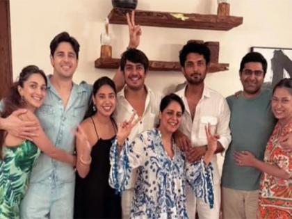 Sidharth Malhotra, Kiara Advani's Goa pic with friends goes viral | Sidharth Malhotra, Kiara Advani's Goa pic with friends goes viral