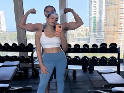 Check Out: Shahid Kapoor Flaunts His Biceps As Wife Mira Clicks Picture From Their Joint Workout Session | Check Out: Shahid Kapoor Flaunts His Biceps As Wife Mira Clicks Picture From Their Joint Workout Session