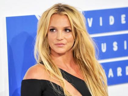 Britney Spears blames her mother for hotel drama, reveals swollen foot | Britney Spears blames her mother for hotel drama, reveals swollen foot