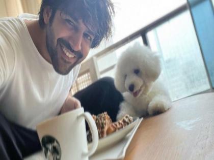 Kartik Aaryan drops adorable video with his pet 'Katori' | Kartik Aaryan drops adorable video with his pet 'Katori'