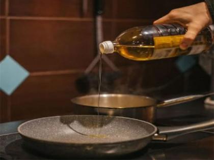 For sunflower oil refiners, volume to dip by 8-10 pc but operating margin likely to recover in FY25 | For sunflower oil refiners, volume to dip by 8-10 pc but operating margin likely to recover in FY25 For sunflower oil refiners, volume to dip by 8-10 pc but operating margin likely to recover in FY25 | For sunflower oil refiners, volume to dip by 8-10 pc but operating margin likely to recover in FY25