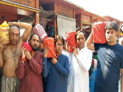 Pakistani Hindus undertake spiritual journey in Haridwar, immerse ancestors' ashes in Ganga | Pakistani Hindus undertake spiritual journey in Haridwar, immerse ancestors' ashes in Ganga Pakistani Hindus undertake spiritual journey in Haridwar, immerse ancestors' ashes in Ganga | Pakistani Hindus undertake spiritual journey in Haridwar, immerse ancestors' ashes in Ganga