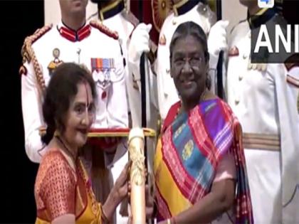 Vyjayanthimala Bali conferred with Padma Vibhushan | Vyjayanthimala Bali conferred with Padma Vibhushan Vyjayanthimala Bali conferred with Padma Vibhushan | Vyjayanthimala Bali conferred with Padma Vibhushan