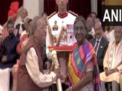 Vocalist Som Datt Battu receives Padma Shri award | Vocalist Som Datt Battu receives Padma Shri award