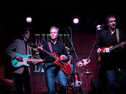 Blinken jams with Ukrainian band in basement bar, plays 'Rockin' in the Free World' on guitar | Blinken jams with Ukrainian band in basement bar, plays 'Rockin' in the Free World' on guitar