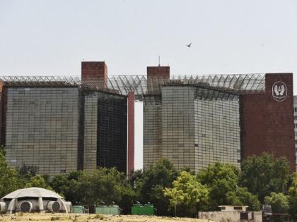 SEBI grants LIC three more years to achieve 10% public shareholding | SEBI grants LIC three more years to achieve 10% public shareholding SEBI grants LIC three more years to achieve 10% public shareholding | SEBI grants LIC three more years to achieve 10% public shareholding