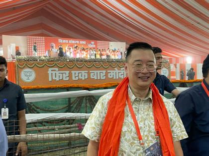 Singapore envoy Simon Wong witnesses PM Modi's public meeting in North East Delhi, calls it "electrifying" | Singapore envoy Simon Wong witnesses PM Modi's public meeting in North East Delhi, calls it "electrifying"