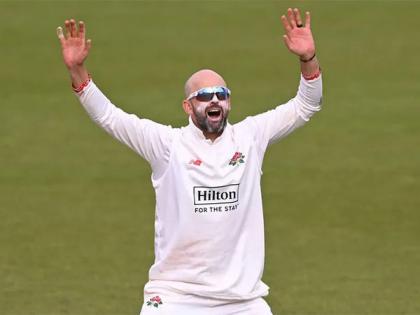 Lyon outclasses Stokes during Ashes reunion in County Championship | Lyon outclasses Stokes during Ashes reunion in County Championship