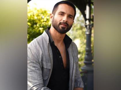 Lok Sabha Elections: Shahid Kapoor casts his vote in Mumbai | Lok Sabha Elections: Shahid Kapoor casts his vote in Mumbai Lok Sabha Elections: Shahid Kapoor casts his vote in Mumbai | Lok Sabha Elections: Shahid Kapoor casts his vote in Mumbai